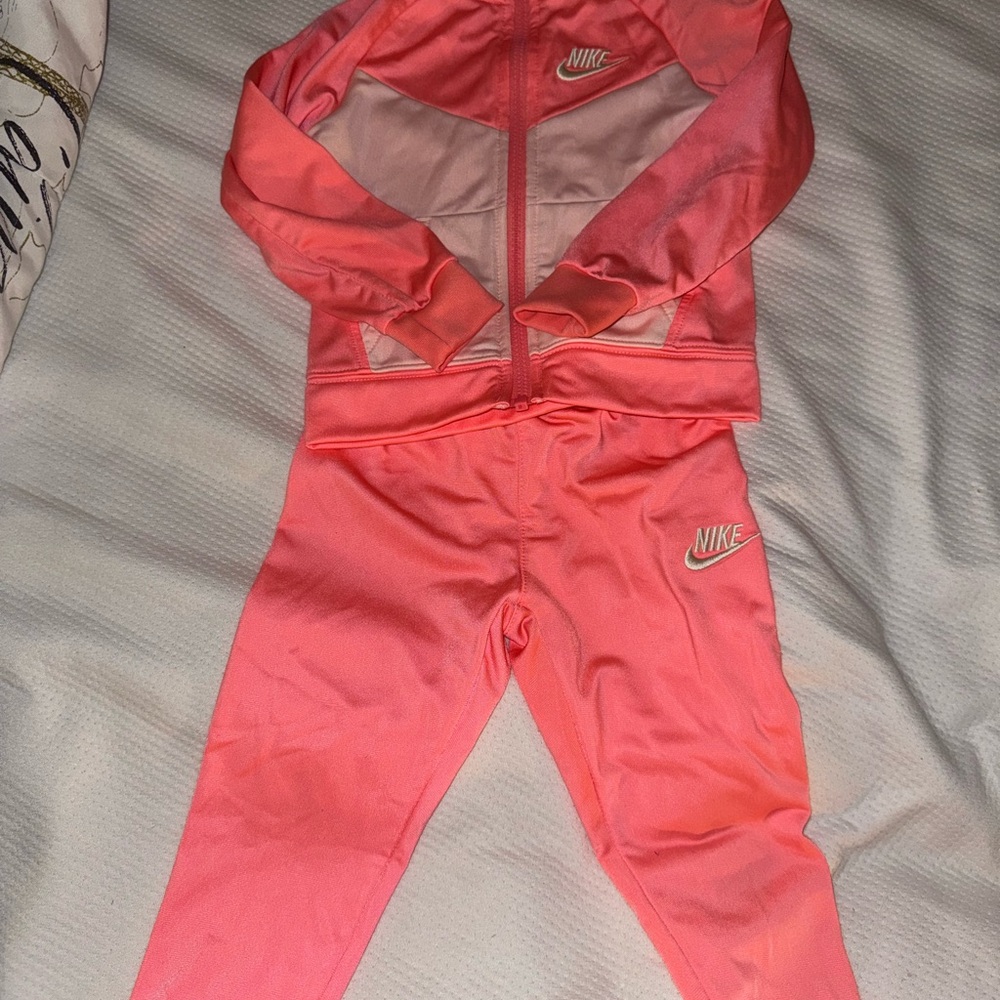 Nike Coral Pink Athletic Set